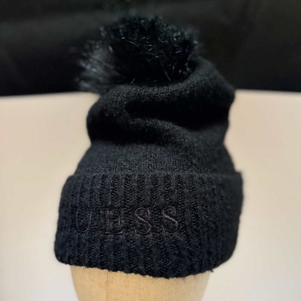 🏷 Guess | Black Knit Pom-Pom Winter Hat/Toque - O/S